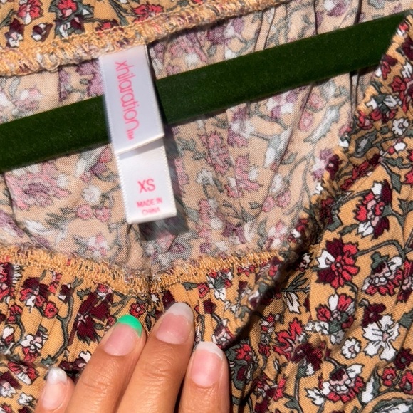 Floral Off-Shoulder Top - Picture 5 of 6